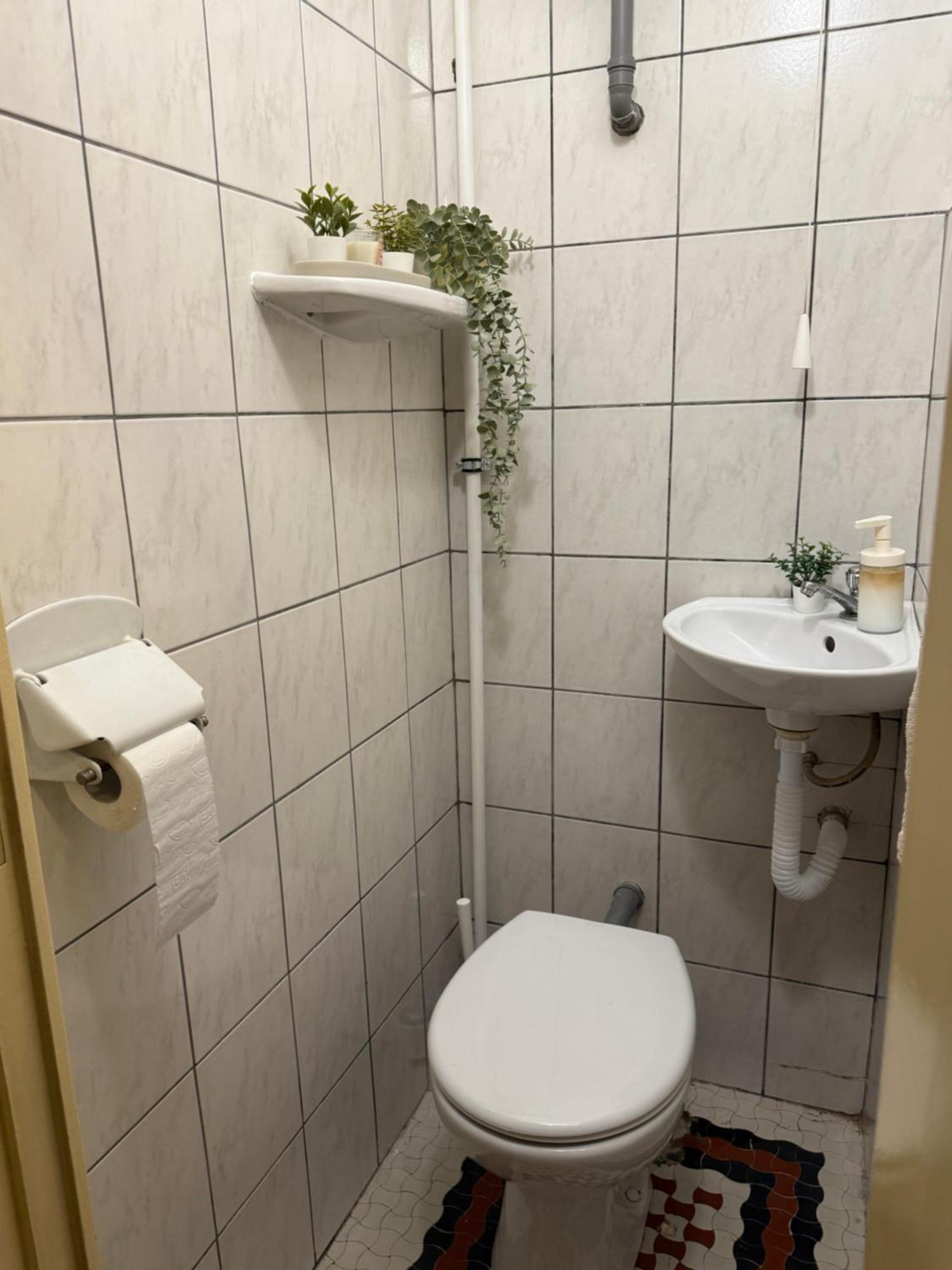 Ultracentral Apartment 4 Rooms - Old City Center -120 Square Meters - Boekarest Buitenkant foto